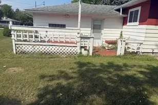 1820 SE Boutell Rd, Essexville, MI 48732 - Photo 3