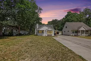 931 Baldwin St, Traverse City, MI 49686 - Photo 1