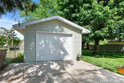 3643 Wyoming Avenue SW, Wyoming, MI 49519 - Photo 29