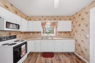 209 E Main St, Parma, MI 49269 - Photo 15