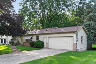 5073 Hillwood Ct SE, Grand Rapids, MI 49508 - Photo 3