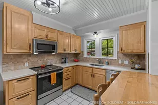 409 Marywood Dr NE, Grand Rapids, MI 49505 - Photo 21