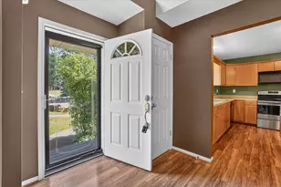 5677 Cartago Dr, Lansing, MI 48911 - Photo 5