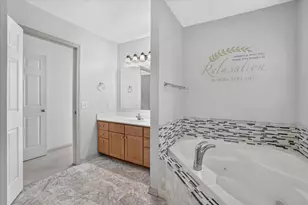 5677 Cartago Dr, Lansing, MI 48911 - Photo 17