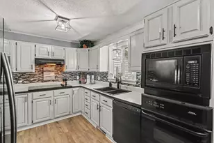 510 W Main St, Homer, MI 49245 - Photo 5