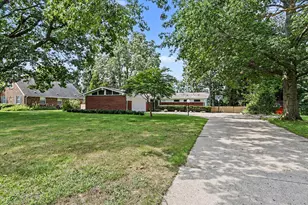 3206 W Valley View Dr, Saint Joseph, MI 49085 - Photo 1