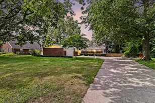 3206 W Valley View Dr, Saint Joseph, MI 49085 - Photo 3