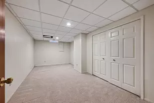47186 Scarlet Dr S, Novi, MI 48374 - Photo 17