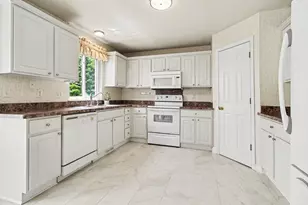 7878 Greene Farm Dr, Ypsilanti, MI 48197 - Photo 17
