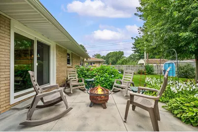 2987 E Windsor Drive, Saint Joseph, MI 49085 - Photo 5