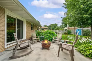 2987 E Windsor Dr, Saint Joseph, MI 49085 - Photo 5