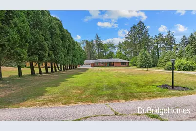 311 Honey Creek Avenue SE, Ada, MI 49301 - Photo 3