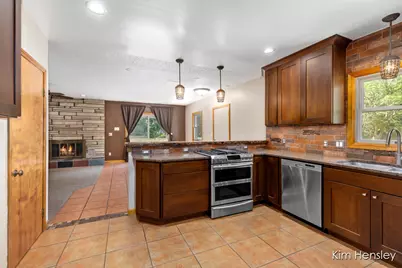 1085 4 Mile Road NE, Grand Rapids, MI 49525 - Photo 7