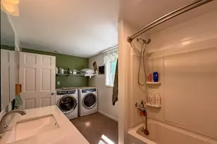 2661 E Empire Ave, Benton Harbor, MI 49022 - Photo 11