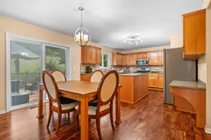 2240 Indian Creek Cir, Ann Arbor, MI 48105 - Photo 11
