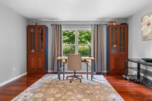 2240 Indian Creek Cir, Ann Arbor, MI 48105 - Photo 15
