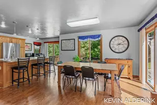8959 Ottogan St, Holland, MI 49423 - Photo 9