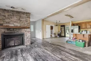 19176 State Line Rd, Edwardsburg, MI 49112 - Photo 7