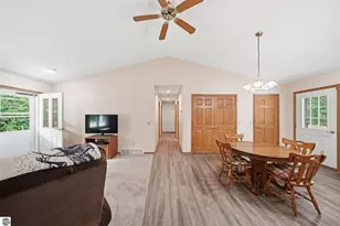275 S 35 Rd, Cadillac, MI 49601 - Photo 13