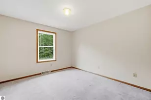 275 S 35 Rd, Cadillac, MI 49601 - Photo 15