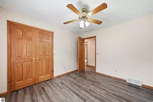 275 S 35 Rd, Cadillac, MI 49601 - Photo 19