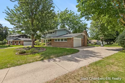 6129 Meadowlark Street NE, Rockford, MI 49341 - Photo 3