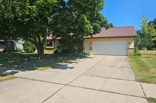 141 Ida Red, Sparta, MI 49345 - Photo 3