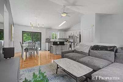 1210 Palmer Court NE, Grand Rapids, MI 49505 - Photo 3