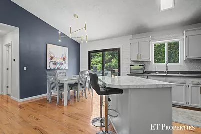 1210 Palmer Court NE, Grand Rapids, MI 49505 - Photo 17