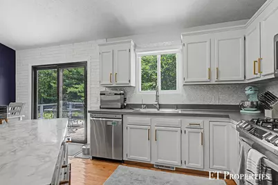 1210 Palmer Court NE, Grand Rapids, MI 49505 - Photo 7