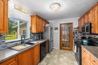 608 E Van Buren Street, Gobles, MI 49055 - Photo 7