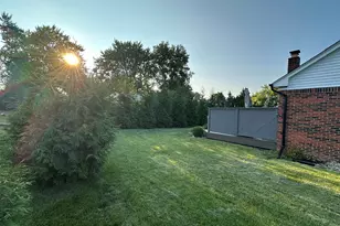 5017 Saffron Dr, Troy, MI 48085 - Photo 3
