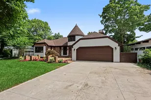 1530 Edgewood Ave SE, Grand Rapids, MI 49506 - Photo 3