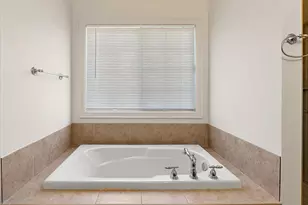 1011 Ashton Woods Dr, Canton, MI 48187 - Photo 21