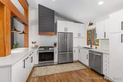2184 Woodcliff Avenue SE, Grand Rapids, MI 49546 - Photo 9