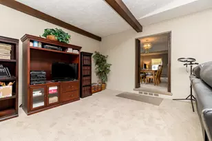 25569 Kilreigh Dr, Farmington Hills, MI 48336 - Photo 31
