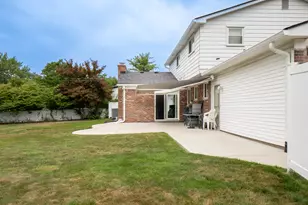 25569 Kilreigh Dr, Farmington Hills, MI 48336 - Photo 7