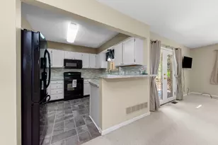 908 Moore Dr, Chelsea, MI 48118 - Photo 17