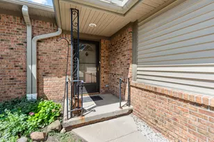 908 Moore Dr, Chelsea, MI 48118 - Photo 3