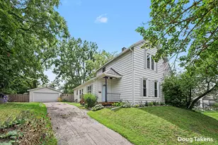 12 Travis St NE, Grand Rapids, MI 49505 - Photo 3
