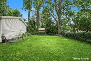 12 Travis St NE, Grand Rapids, MI 49505 - Photo 9