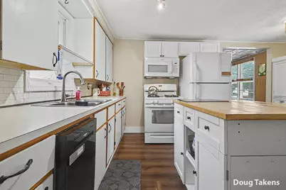 12 Travis Street NE, Grand Rapids, MI 49505 - Photo 11