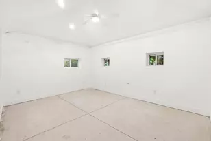 39 W Elza Ave, Hazel Park, MI 48030 - Photo 21
