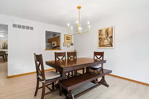 555 Sycamore Cir, Saline, MI 48176 - Photo 9