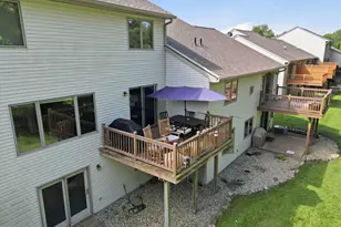 555 Sycamore Cir, Saline, MI 48176 - Photo 39