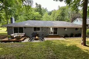 46250 Bloomcrest Dr, Northville, MI 48167 - Photo 5