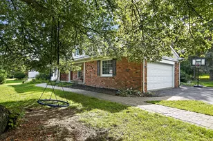2656 Plumbrook Dr, Bloomfield Hills, MI 48304 - Photo 3