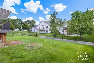 2916 Woodglen St NW, Grand Rapids, MI 49504 - Photo 27