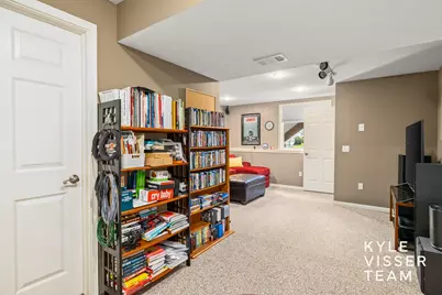 2916 Woodglen Street NW, Grand Rapids, MI 49504 - Photo 17