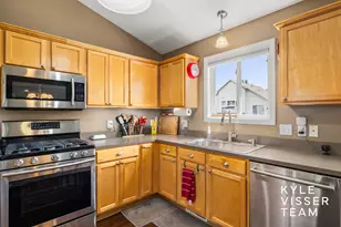 2916 Woodglen St NW, Grand Rapids, MI 49504 - Photo 5